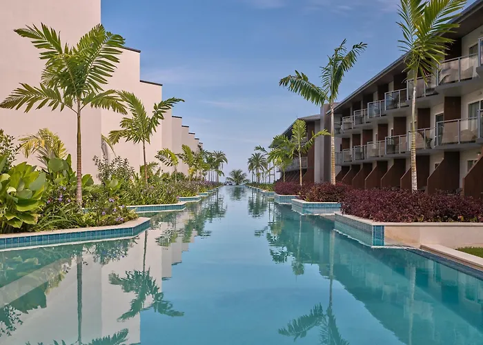 Crowne Plaza Fiji Nadi Bay Resort & Spa, An IhgSpa Hotel